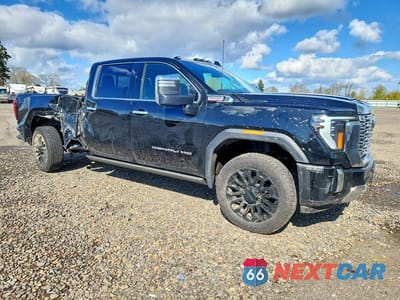Czwarte zdjęcie samochodu z boku: 2025 GMC SIERRA K2500 DENALI VIN:1GT4UREY1SF213919 - miniatura