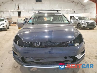 Piąte zdjęcie samochodu w środku: 2017 VOLKSWAGEN GOLF ALLTRACK S VIN:3VWH17AU8HM538235 - miniatura