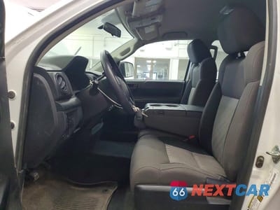 Zdjęcie 7 z 13 samochodu: 2017 TOYOTA TUNDRA SR VIN:5TFUM5F14HX069456 - miniatura