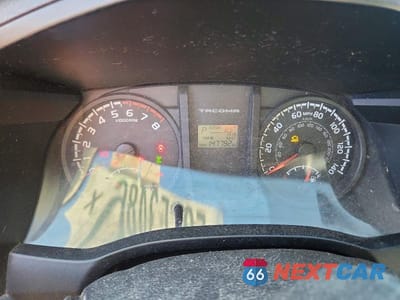 Zdjęcie 9 z 12 samochodu: 2016 TOYOTA TACOMA SR VIN:5TFSX5EN1GX042233 - miniatura