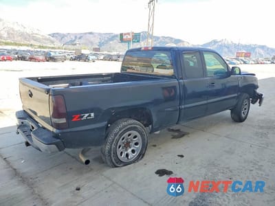 Trzecie zdjęcie samochodu z tyłu: 2001 CHEVROLET SILVERADO K1500 VIN:1GCEK19T01E252161 - miniatura