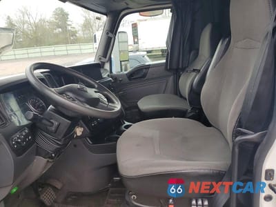 Zdjęcie 6 z 10 samochodu: 2021 INTERNATIONAL LT625 - SEMI TRUCK VIN:3HSDZAPR0MN157680 - miniatura