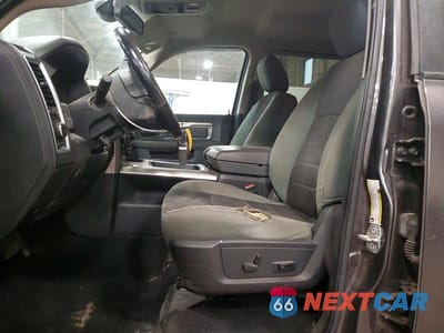 Zdjęcie 7 z 13 samochodu: 2018 RAM 3500 BIG HORN 4WD 6.4L V8 VIN:3C63R3DJ6JG214597 - miniatura