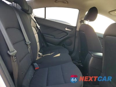 Zdjęcie 10 z 12 samochodu: 2014 KIA FORTE LX 4DR VIN:KNAFK4A67E5165159 - miniatura