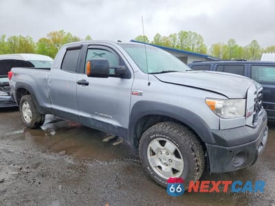 Czwarte zdjęcie samochodu z boku: 2010 TOYOTA TUNDRA DOUBLE CAB SR5 VIN:5TFUY5F1XAX138175 - miniatura