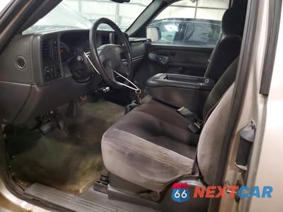 Zdjęcie 7 z 12 samochodu: 2005 GMC NEW SIERRA K1500 VIN:1GTEK19B45E169684 - miniatura