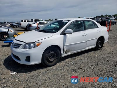 2013 TOYOTA COROLLA LE 2T1BU4EEXDC084672 - główne zdjęcie licytacji z USA - miniatura