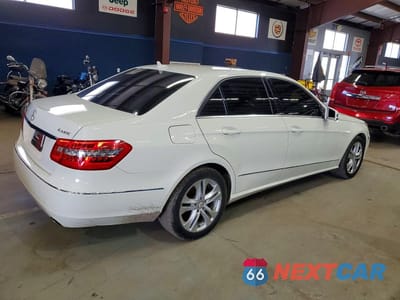 Trzecie zdjęcie samochodu z tyłu: 2011 MERCEDES-BENZ E 350 4MATIC VIN:WDDHF8HB4BA379254 - miniatura