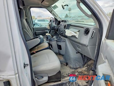 Zdjęcie 10 z 12 samochodu: 2010 FORD ECONOLINE E150 VAN VIN:1FTNE1EW9ADA94819 - miniatura