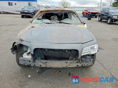 Piąte zdjęcie samochodu w środku: 2018 CHRYSLER 300 LIMITED VIN:2C3CCAKGXJH160392 - miniatura