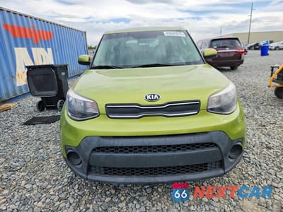 Piąte zdjęcie samochodu w środku: 2017 KIA SOUL BASE VIN:KNDJN2A24H7880026 - miniatura