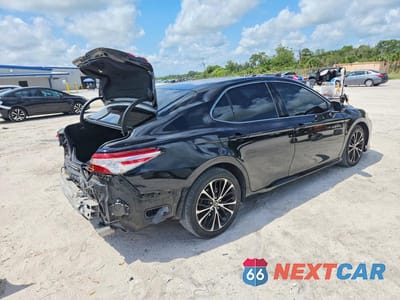 Trzecie zdjęcie samochodu z tyłu: 2018 TOYOTA CAMRY XLE VIN:4T1B11HKXJU111694 - miniatura