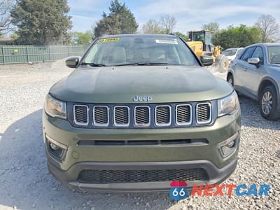 Piąte zdjęcie samochodu w środku: 2019 JEEP COMPASS LATITUDE VIN:3C4NJDBB0KT741540 - miniatura