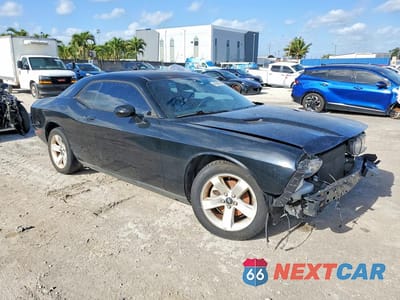 Czwarte zdjęcie samochodu z boku: 2014 DODGE CHALLENGER SXT VIN:2C3CDYAG2EH251489 - miniatura