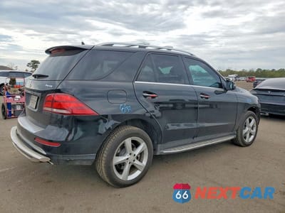 Trzecie zdjęcie samochodu z tyłu: 2016 MERCEDES-BENZ GLE 350 4MATIC VIN:4JGDA5HB4GA735047 - miniatura