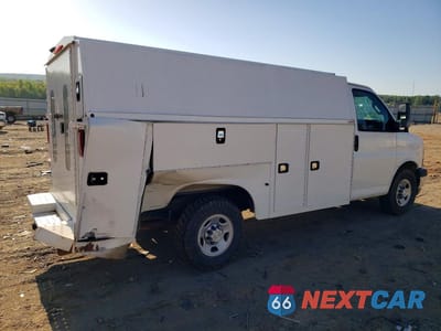 Trzecie zdjęcie samochodu z tyłu: 2017 CHEVROLET EXPRESS G3500 VIN:1GB0GRFG4H1342887 - miniatura