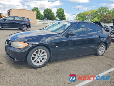 2007 BMW 328 I WBAVA37527NE26176 - główne zdjęcie licytacji z USA - miniatura