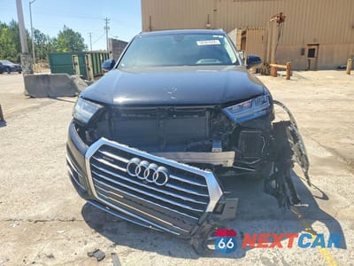 Piąte zdjęcie samochodu w środku: 2019 AUDI Q7 PRESTIGE VIN:WA1VAAF75KD009425 - miniatura