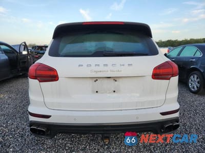 Zdjęcie 6 z 13 samochodu: 2015 PORSCHE CAYENNE TURBO VIN:WP1AC2A26FLA80496 - miniatura