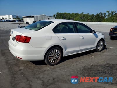 Trzecie zdjęcie samochodu z tyłu: 2011 VOLKSWAGEN JETTA SEL VIN:3VWLX7AJ2BM368699 - miniatura
