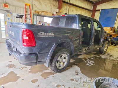 Trzecie zdjęcie samochodu z tyłu: 2026 RAM 1500 BIG HORN VIN:1C6SRFFT2TN252088 - miniatura