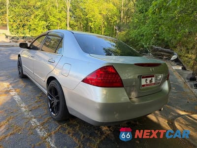 Trzecie zdjęcie samochodu z tyłu: 2007 HONDA ACCORD EX VIN:1HGCM55757A169358 - miniatura