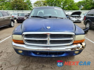 Piąte zdjęcie samochodu w środku: 2002 DODGE DAKOTA SLT VIN:1B7GL42X92S688627 - miniatura