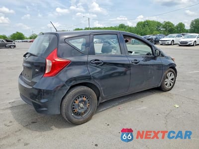 Trzecie zdjęcie samochodu z tyłu: 2018 NISSAN VERSA NOTE SV VIN:3N1CE2CP4JL352461 - miniatura