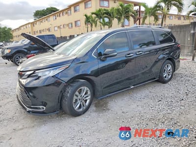 2023 TOYOTA SIENNA LIMITED 7-PASSENGER 5TDZRKEC2PS163803 - główne zdjęcie licytacji z USA - miniatura