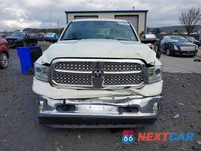 Piąte zdjęcie samochodu w środku: 2016 RAM 1500 LARAMIE VIN:1C6RR7NT9GS358521 - miniatura