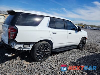 Trzecie zdjęcie samochodu z tyłu: 2022 CHEVROLET TAHOE K1500 HIGH COUNTRY VIN:1GNSKTKL8NR228818 - miniatura