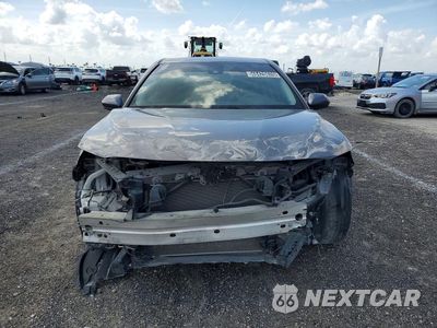 Piąte zdjęcie samochodu w środku: 2020 TOYOTA CAMRY LE VIN:4T1C11AK6LU928565 - miniatura
