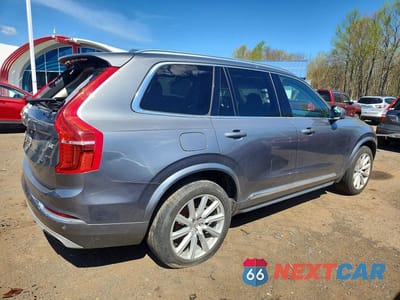 Trzecie zdjęcie samochodu z tyłu: 2016 VOLVO XC90 T6 VIN:YV4A22PLXG1023295 - miniatura