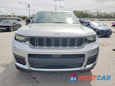 Piąte zdjęcie samochodu w środku: 2023 JEEP GRAND CHEROKEE L LAREDO VIN:1C4RJKAG4P8817673 - miniatura