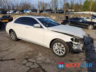 Czwarte zdjęcie samochodu z boku: 2020 MERCEDES-BENZ E 350 4MATIC VIN:W1KZF8EB3LA766081 - miniatura