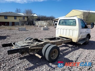 Trzecie zdjęcie samochodu z tyłu: 2015 FORD ECONOLINE E450 SUPER DUTY CUTAWAY VAN VIN:1FDXE4FS7FDA12496 - miniatura