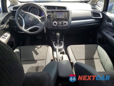 Zdjęcie 8 z 11 samochodu: 2015 HONDA FIT LX VIN:3HGGK5H59FM722404 - miniatura