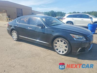 Czwarte zdjęcie samochodu z boku: 2015 LEXUS LS 460 BASE VIN:JTHBL5EF0F5134673 - miniatura