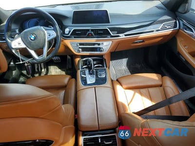 Zdjęcie 8 z 13 samochodu: 2016 BMW 750 XI VIN:WBA7F2C56GG419971 - miniatura
