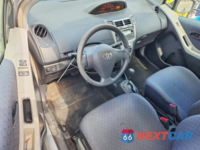 Zdjęcie 8 z 13 samochodu: 2011 TOYOTA YARIS BASE VIN:JTDJT4K39B5339470 - miniatura