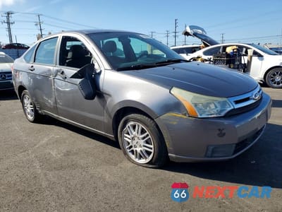 Czwarte zdjęcie samochodu z boku: 2011 FORD FOCUS SE VIN:1FAHP3FN5BW152378 - miniatura