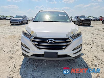 Piąte zdjęcie samochodu w środku: 2017 HYUNDAI TUCSON LIMITED VIN:KM8J33A23HU563346 - miniatura