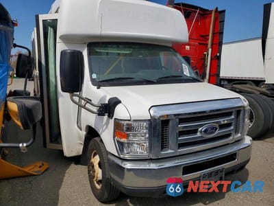 2018 FORD ECONOLINE E450 SUPER DUTY CUTAWAY VAN 1FDFE4FS9JDC36258 - główne zdjęcie licytacji z USA - miniatura