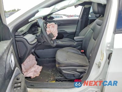 Zdjęcie 7 z 13 samochodu: 2024 JEEP COMPASS LATITUDE VIN:3C4NJDBN5RT119438 - miniatura