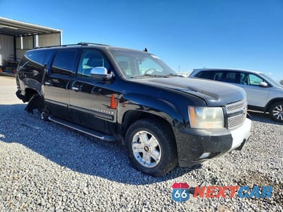 Czwarte zdjęcie samochodu z boku: 2008 CHEVROLET SUBURBAN K1500 LS VIN:3GNFK163X8G236004 - miniatura