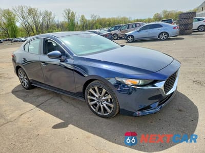 Czwarte zdjęcie samochodu z boku: 2024 MAZDA 3 PREFERRED VIN:3MZBPACM4RM413264 - miniatura