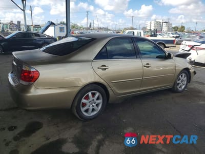 Trzecie zdjęcie samochodu z tyłu: 2005 TOYOTA CAMRY LE VIN:4T1BE32K75U554044 - miniatura
