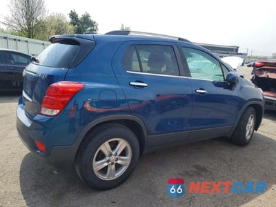 Trzecie zdjęcie samochodu z tyłu: 2019 CHEVROLET TRAX 1LT VIN:3GNCJLSB5KL259980 - miniatura