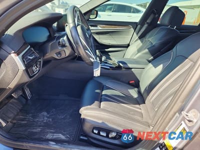 Zdjęcie 7 z 13 samochodu: 2020 BMW M550XI VIN:WBAJS7C0XLCD19024 - miniatura