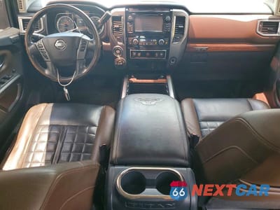 Zdjęcie 8 z 12 samochodu: 2017 NISSAN TITAN XD PLATINUM RESERVE VIN:1N6BA1F42HN561043 - miniatura